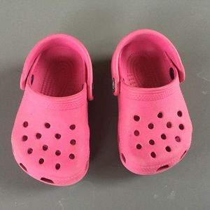 Pink toddler crocs
